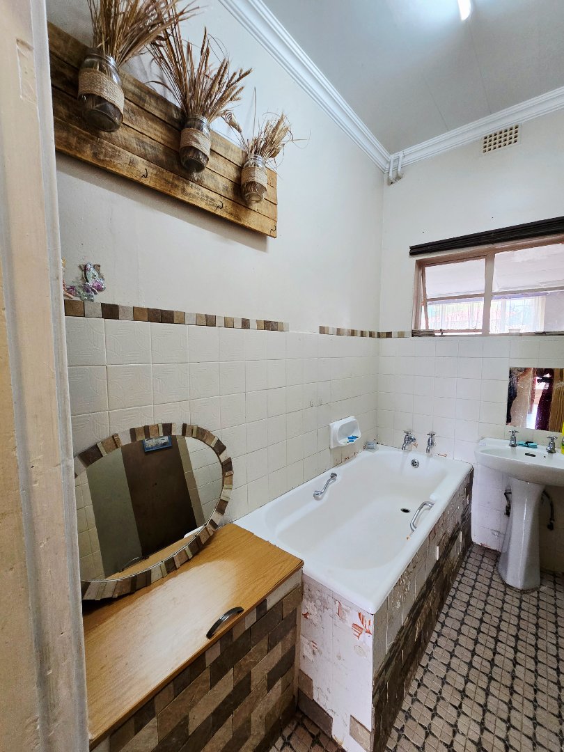 5 Bedroom Property for Sale in Elandia North West